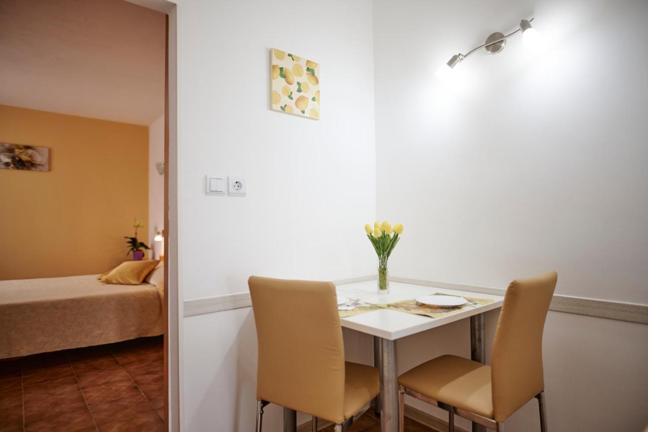 Guesthouse Villa Galovic เบรอเซส ภายนอก รูปภาพ