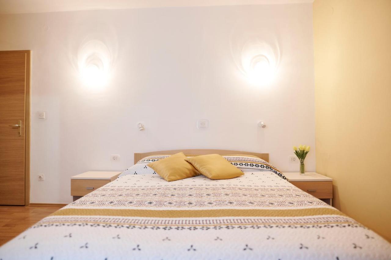 Guesthouse Villa Galovic เบรอเซส ห้อง รูปภาพ