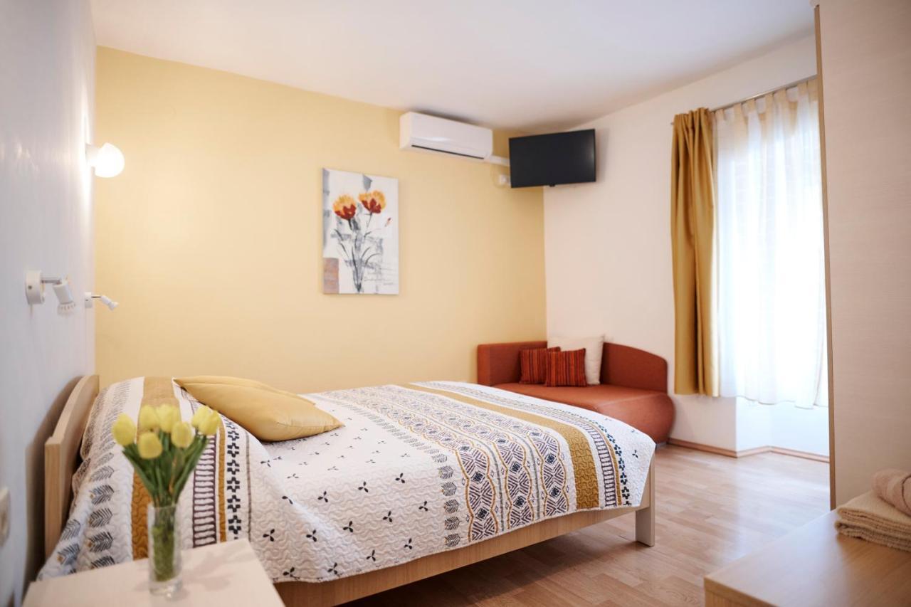 Guesthouse Villa Galovic เบรอเซส ภายนอก รูปภาพ