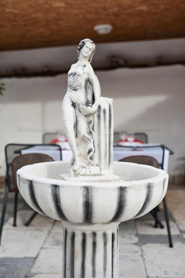Guesthouse Villa Galovic เบรอเซส ภายนอก รูปภาพ