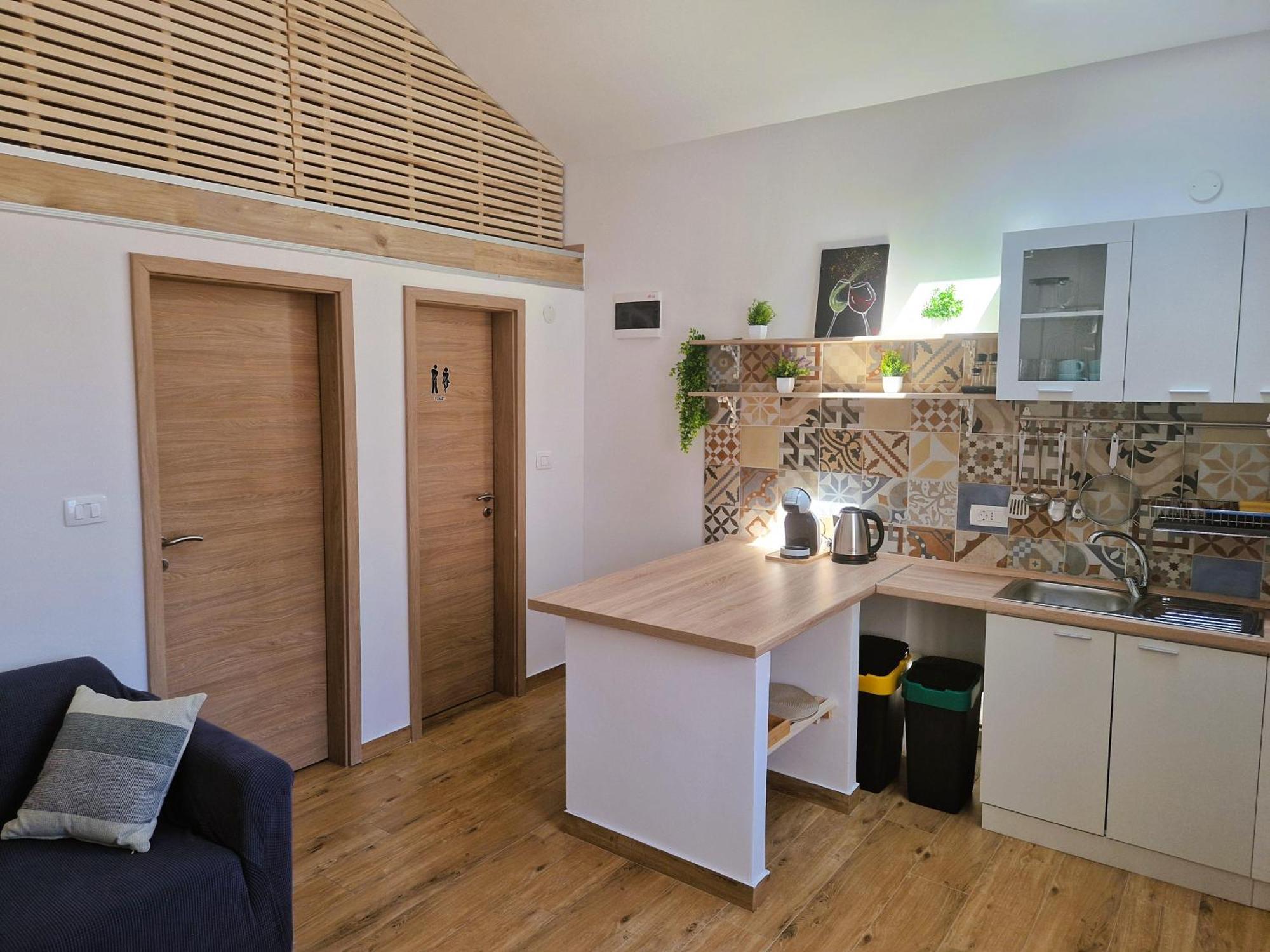 Guesthouse Villa Galovic เบรอเซส ภายนอก รูปภาพ