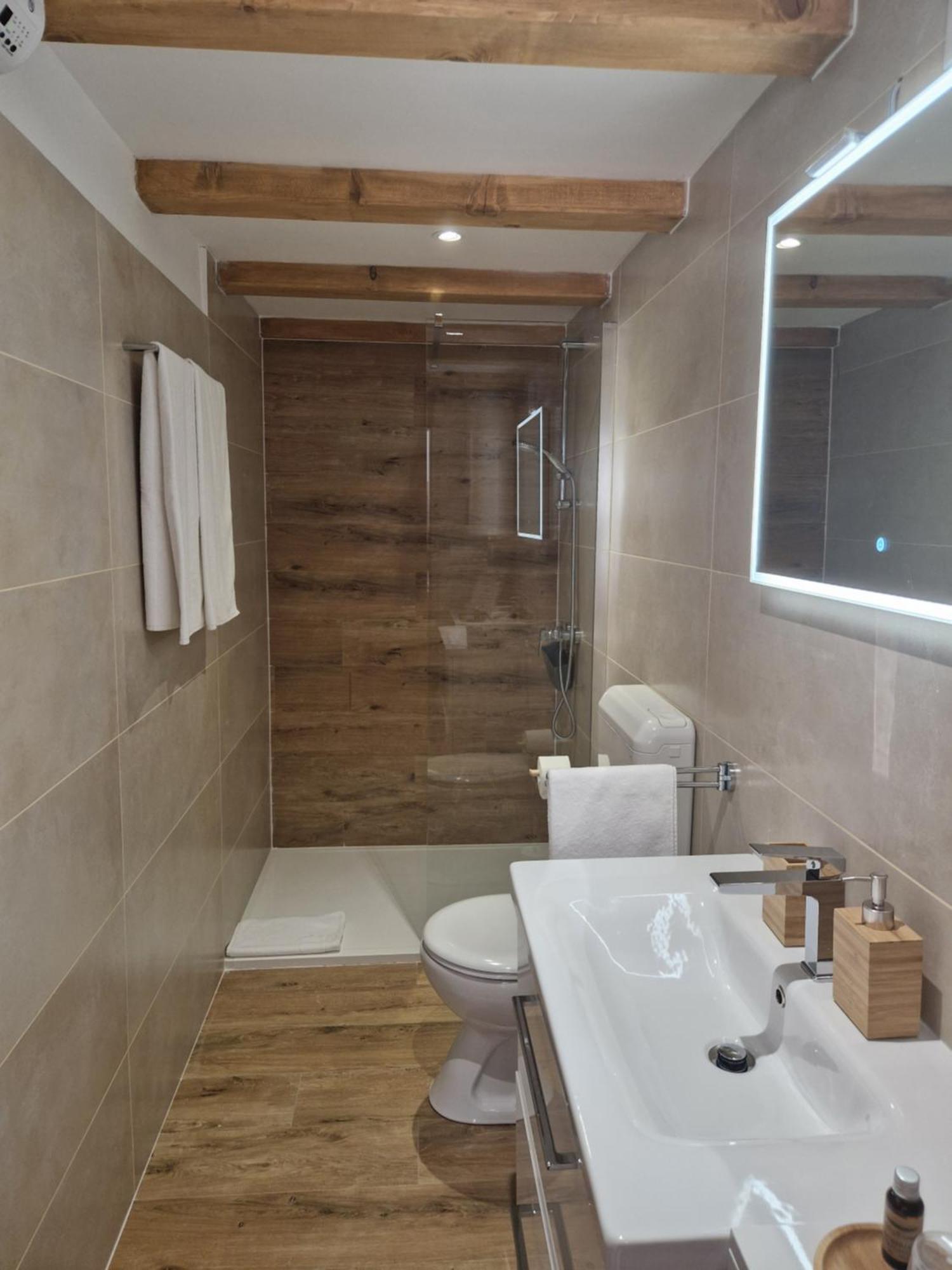 Guesthouse Villa Galovic เบรอเซส ภายนอก รูปภาพ